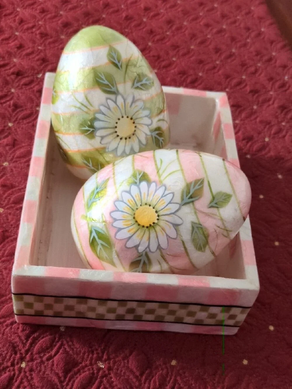 NWT Discontinued MacKenzie Child Rose Garden Daisy Egg Tray Set in pink & green